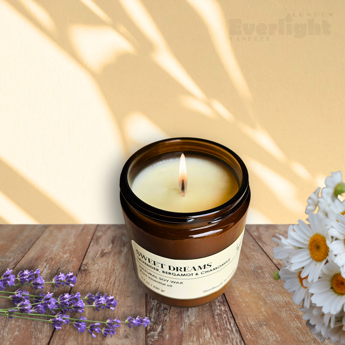 Lavender, Bergamot & Chamomile Soy Wax Candle – Handmade in UK with Crackling Wooden Wick, Long-Lasting Relaxing Aroma